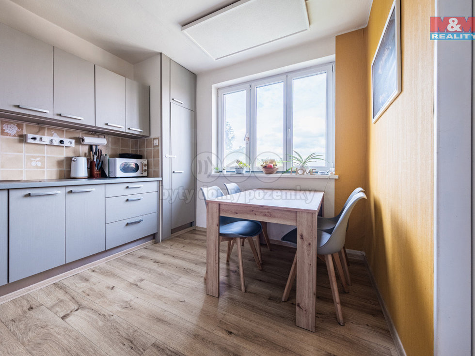 Prodej bytu 4+1 74 m², Větrušice