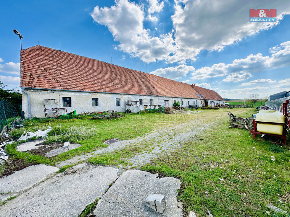 Prodej zemědělského objektu 1100 m², Koněšín