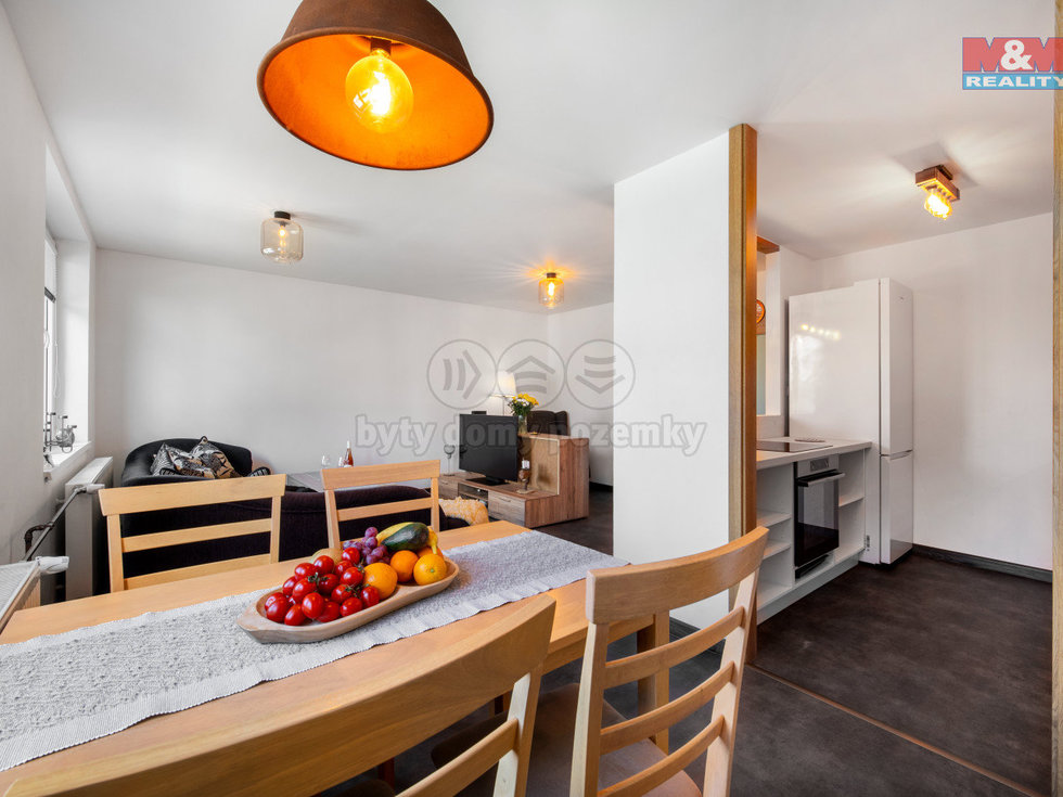 Prodej bytu 3+kk 72 m², Sány