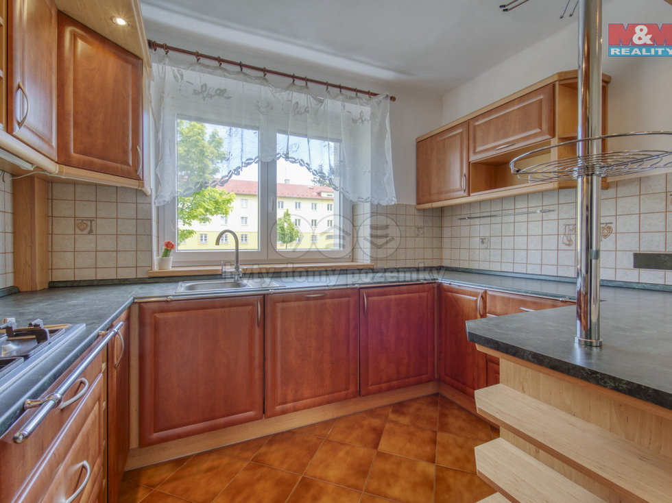 Pronájem bytu 2+1 54 m², Ostrov