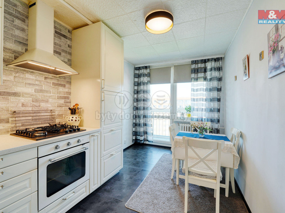 Prodej bytu 3+1 73 m², Králův Dvůr