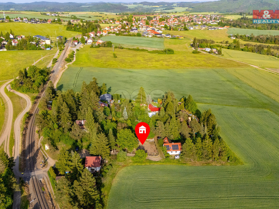 Prodej stavební parcely 813 m², Malá Hraštice