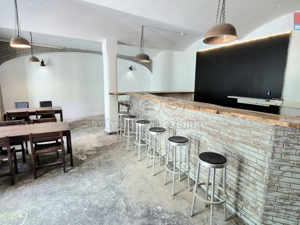Pronájem obchodu 157 m², Kladno