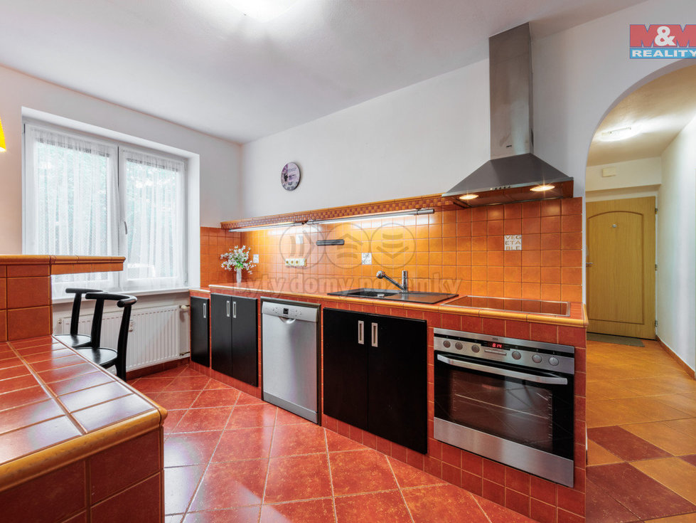 Prodej bytu 3+1 86 m², Ostrov