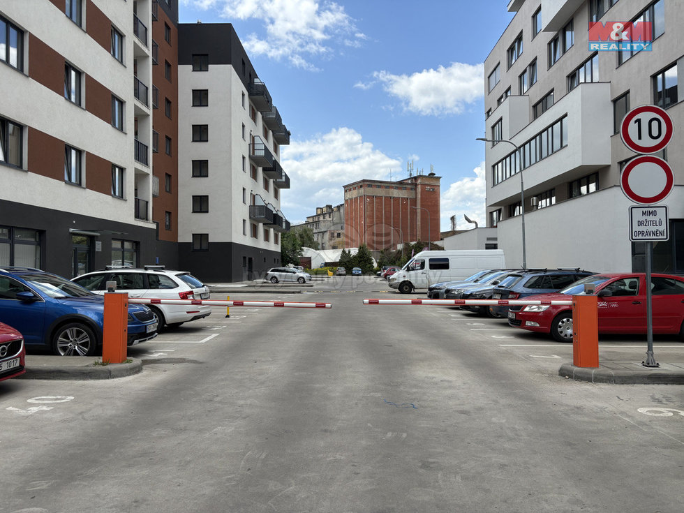 Prodej garáže 11 m², Pardubice