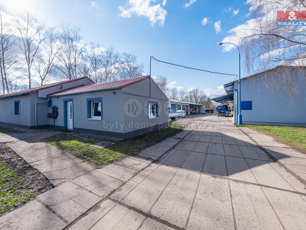 Prodej obchodu 832 m², Lišany