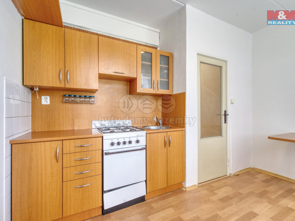 Pronájem bytu 1+1 34 m², Dobřany