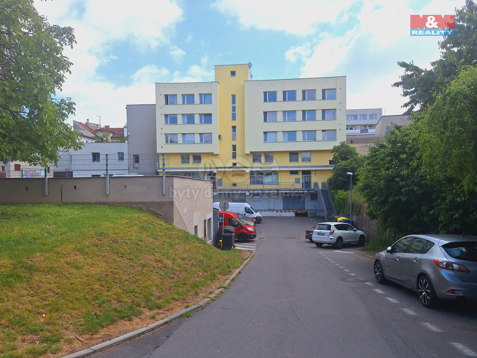 Pronájem garáže 19 m², Pardubice