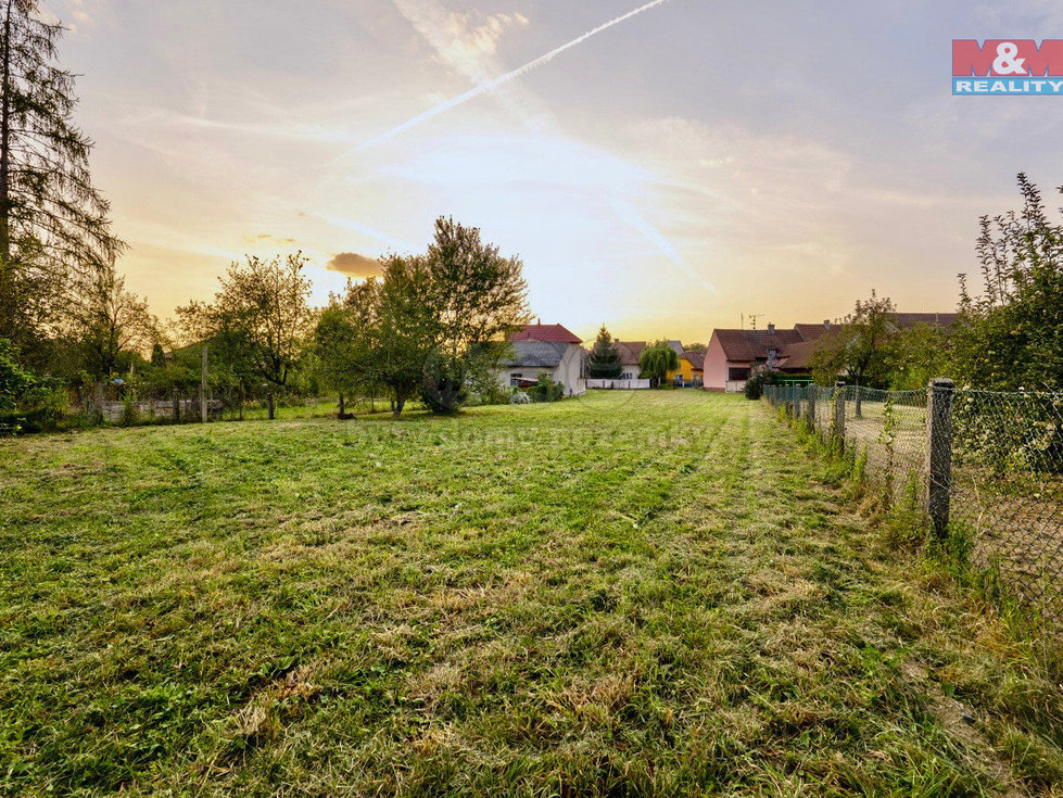 Prodej stavební parcely 1501 m², Březolupy