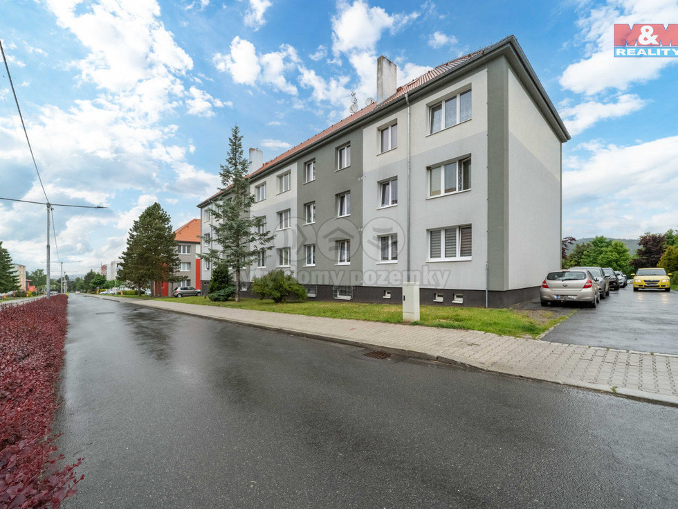 Prodej bytu 2+1 56 m², Hrádek