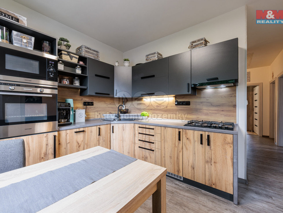 Prodej bytu 4+1 82 m², Sokolov