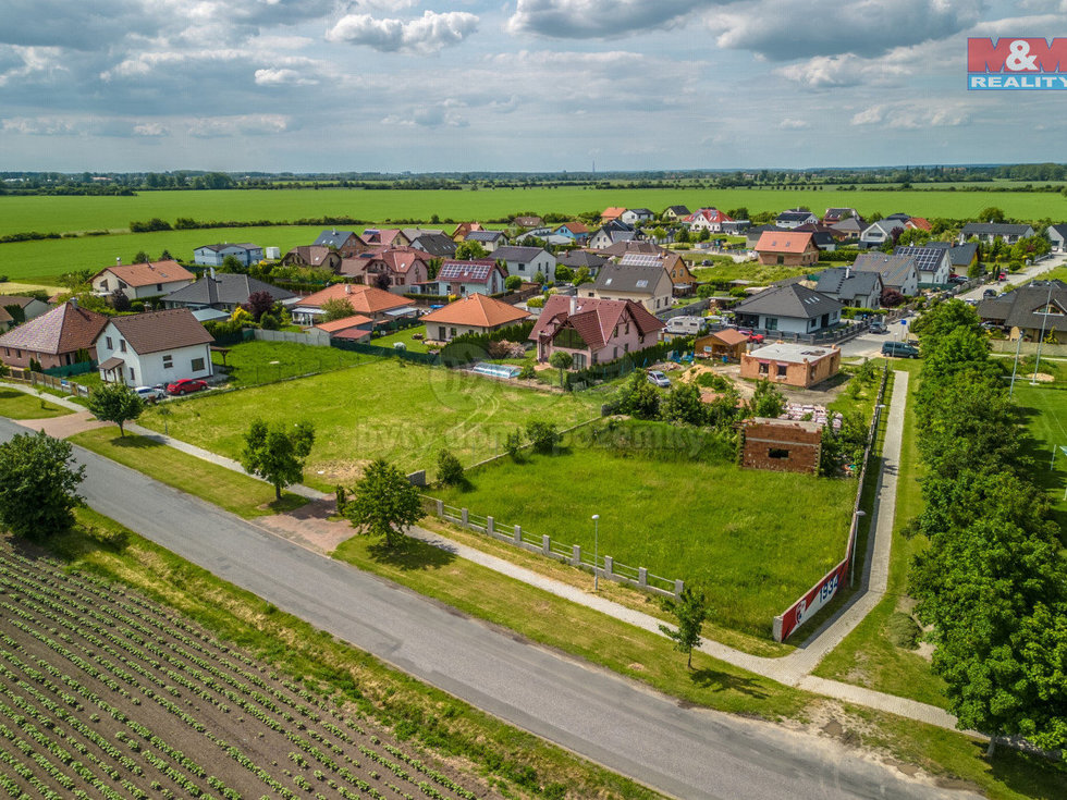 Prodej stavební parcely 720 m², Pátek