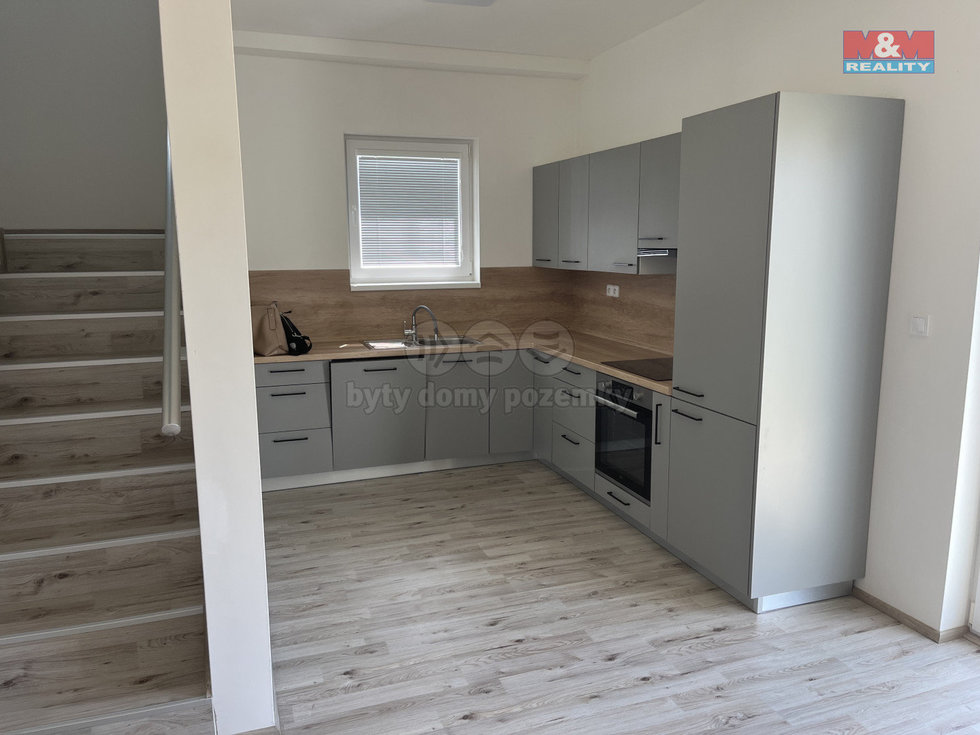 Pronájem bytu 4+kk 96 m², Králův Dvůr