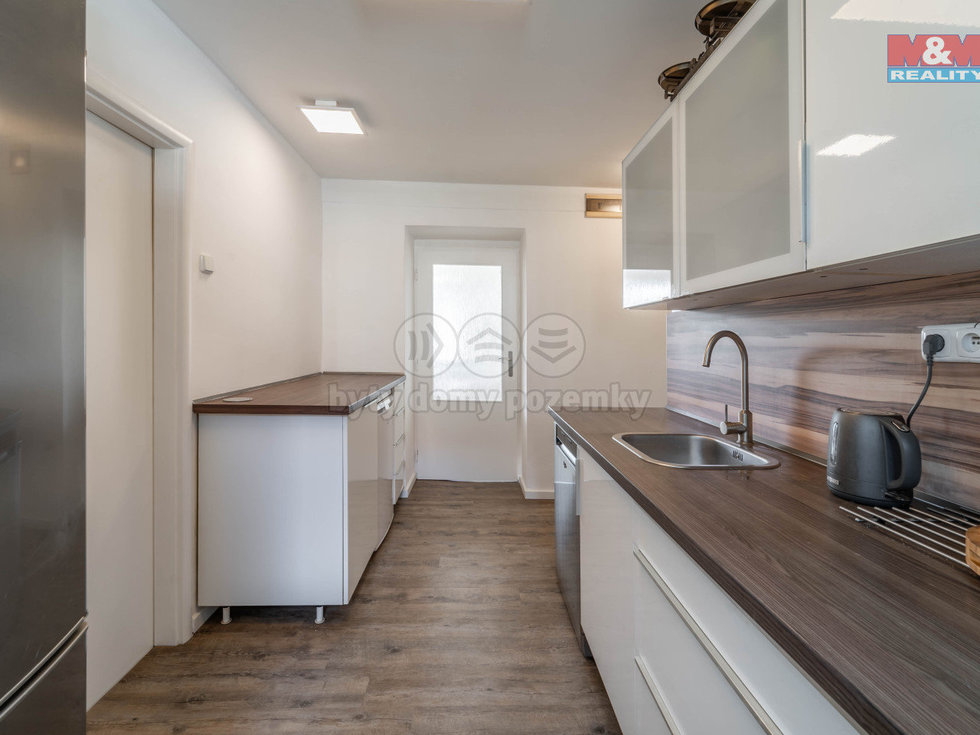 Prodej bytu 3+1 62 m², Tmaň