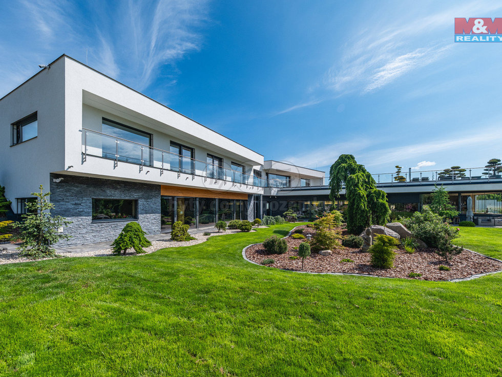 Prodej rodinného domu 1055 m², Doubravčice