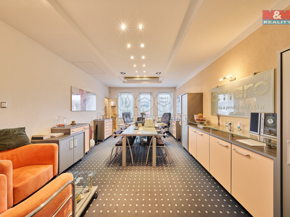 Pronájem obchodu 327 m², Trutnov