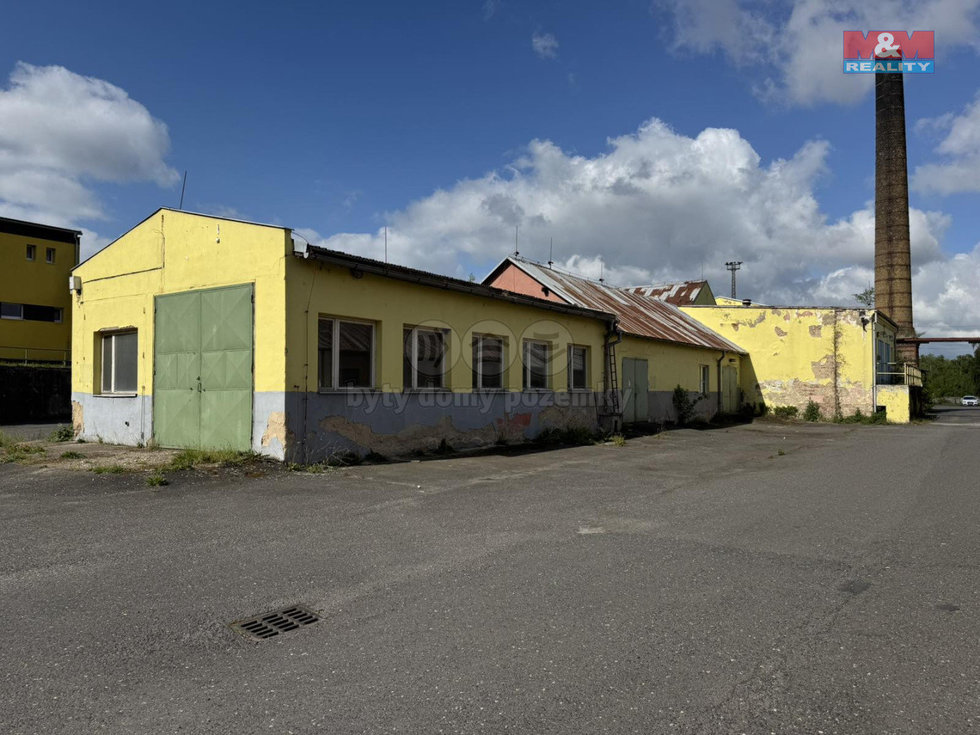 Pronájem skladu 1000 m², Most
