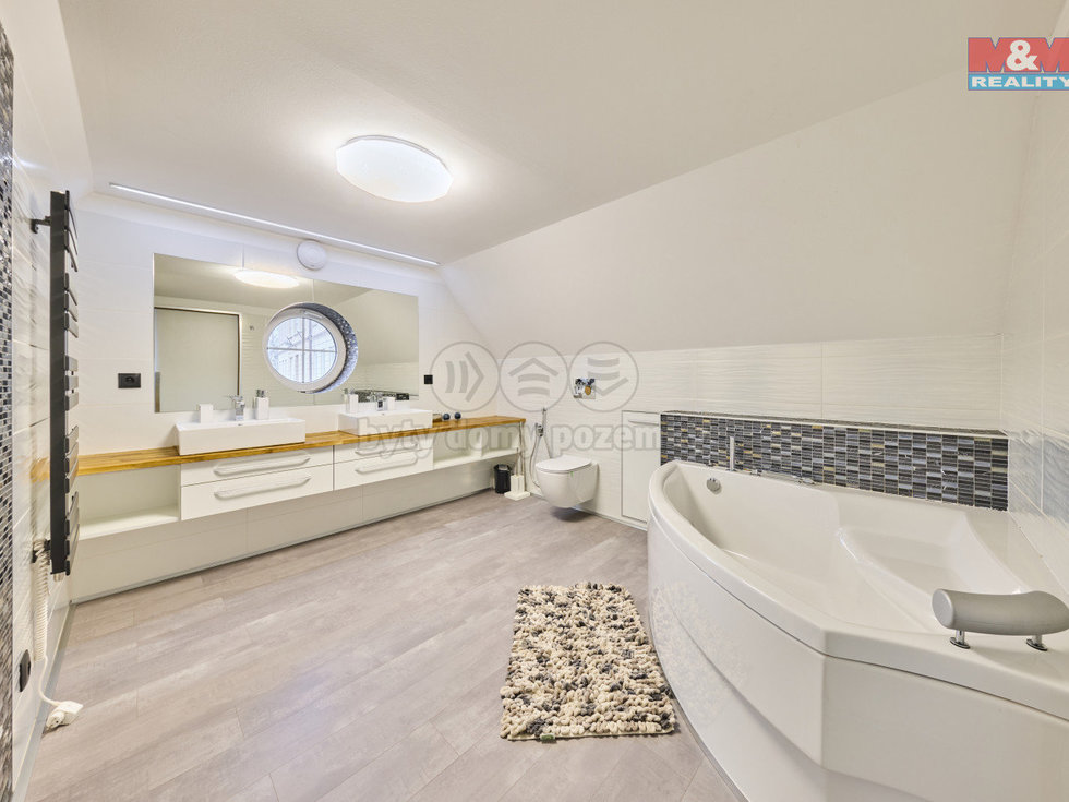 Pronájem rodinného domu 100 m², Trutnov