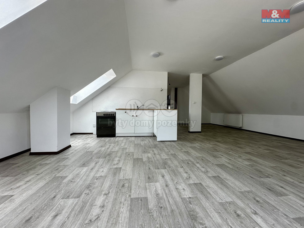 Pronájem bytu 2+kk 85 m², Mačkov