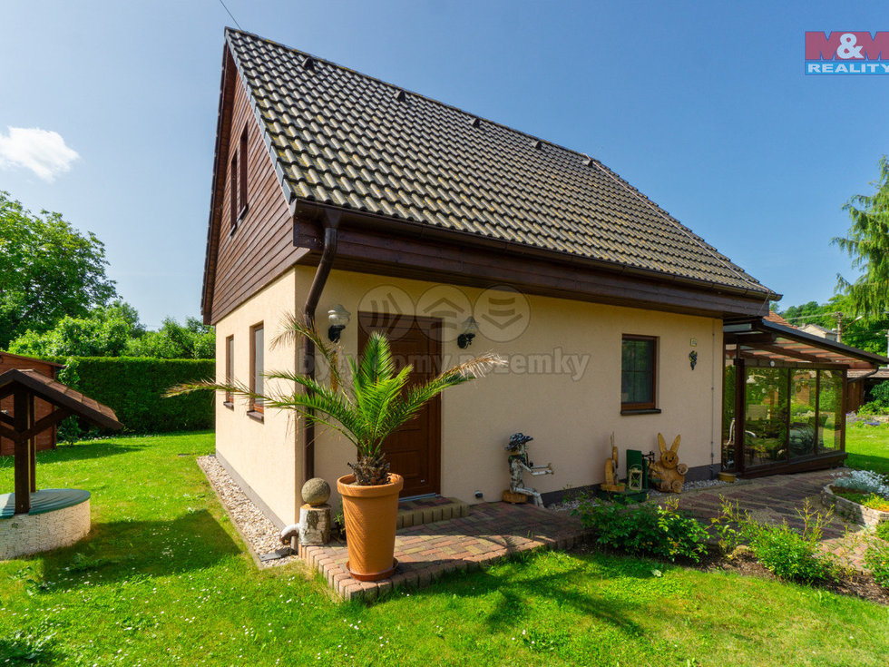 Prodej chaty 70 m², Vinary