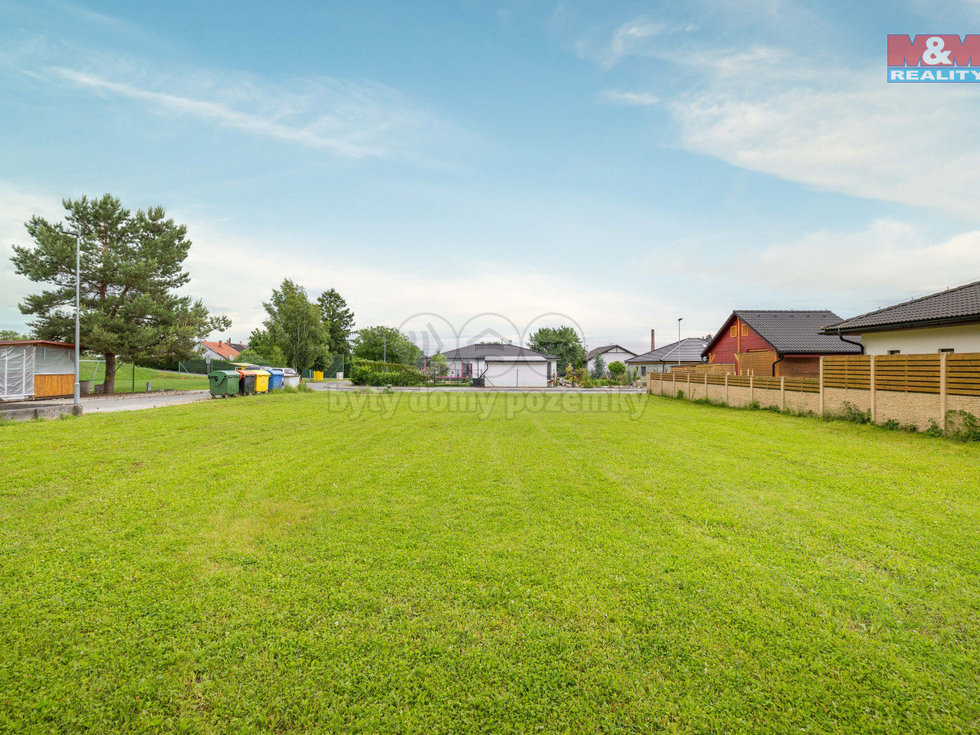 Prodej stavební parcely 1469 m², Močovice