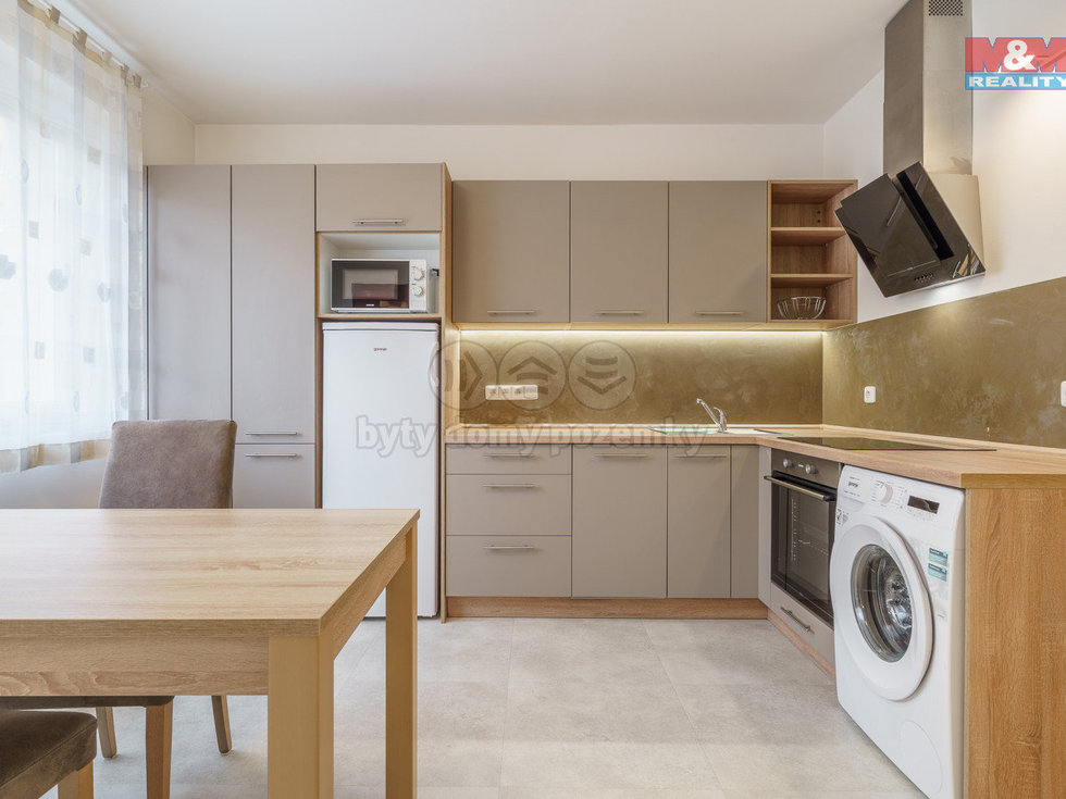 Pronájem bytu 1+1 35 m², Karlovy Vary