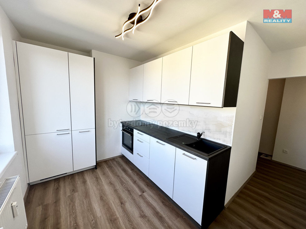 Pronájem bytu 2+1 54 m², Pardubice