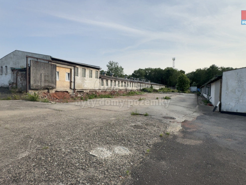Pronájem výrobního objektu 1400 m², Vilémov