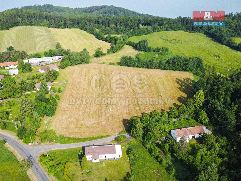 Prodej stavební parcely 5000 m², Hlavňovice
