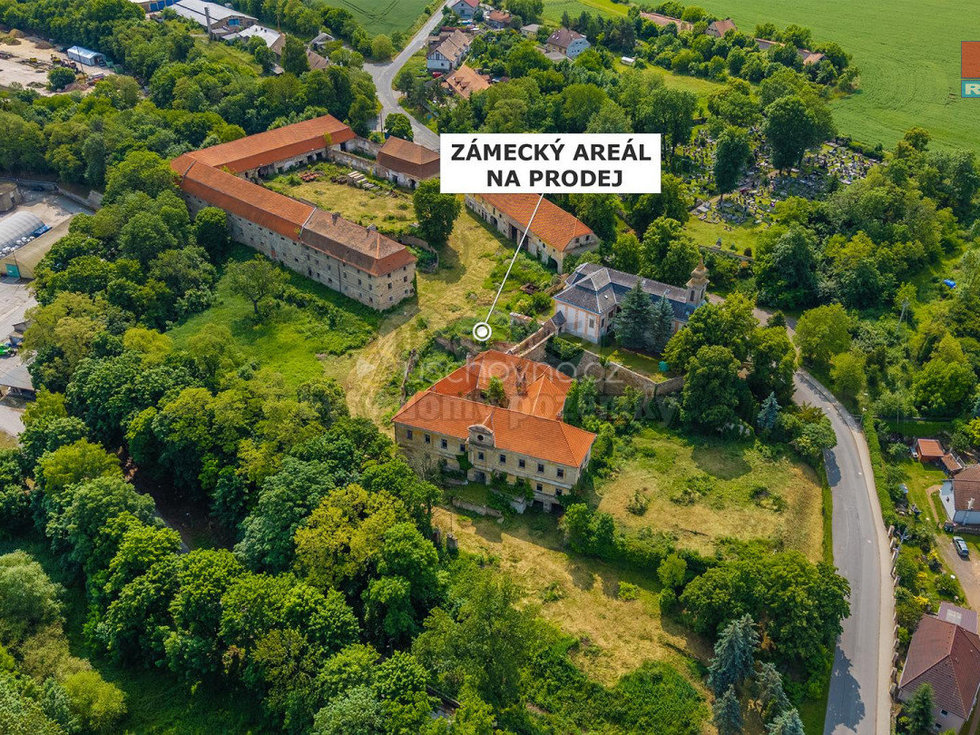 Prodej stavební parcely 18484 m², Zvoleněves