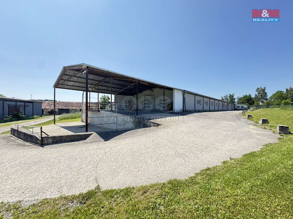 Pronájem skladu 427 m², Zubčice