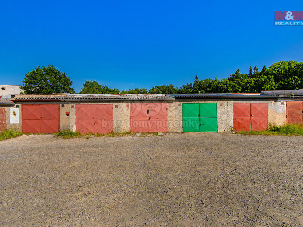 Prodej garáže 20 m², Bor