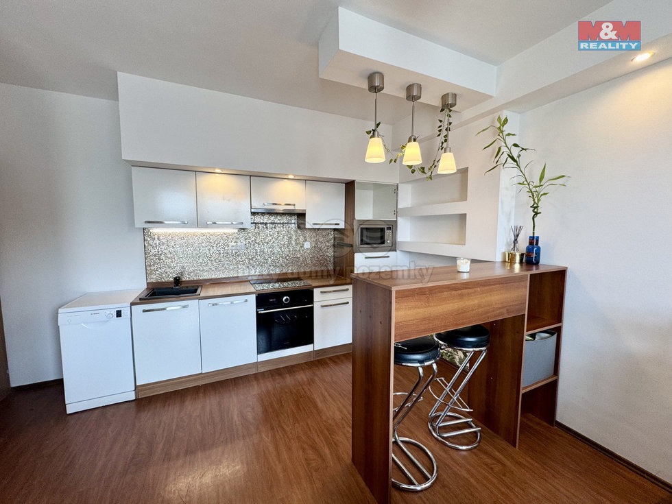 Pronájem bytu 2+kk 40 m², Rajhrad