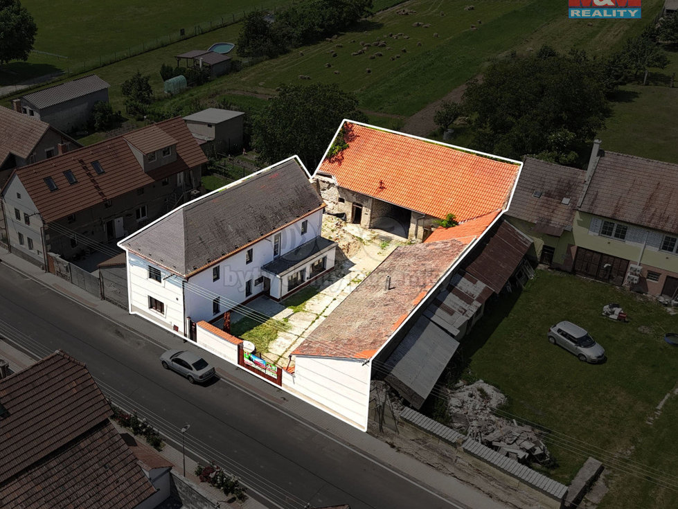 Prodej rodinného domu 490 m², Libkovice pod Řípem
