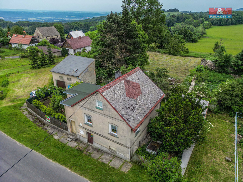Prodej rodinného domu 100 m², Lovečkovice