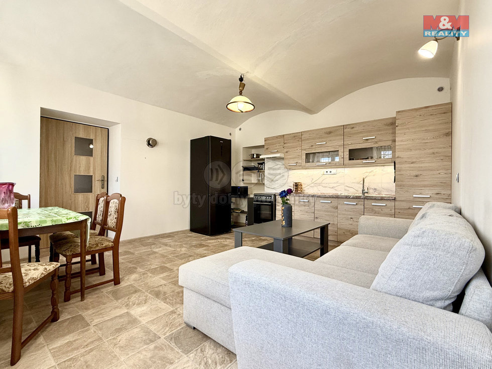 Pronájem bytu 3+kk 67 m², Zvoleněves