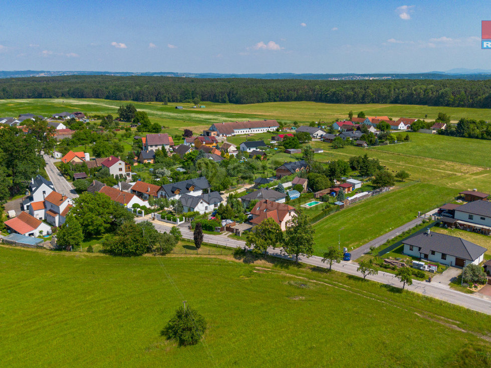 Prodej stavební parcely 1035 m², Lipí