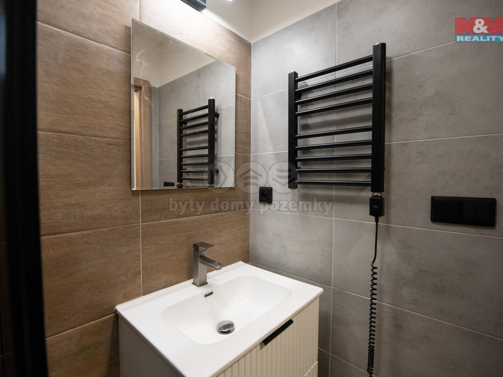 Pronájem bytu 1+kk, garsoniery 24 m², Pardubice