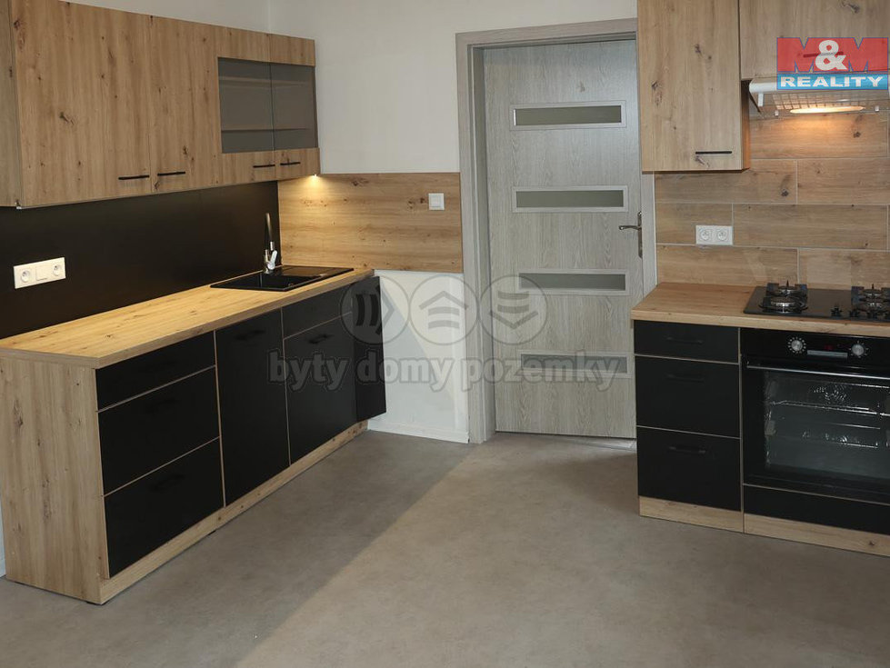 Pronájem bytu 4+1 120 m², Živanice