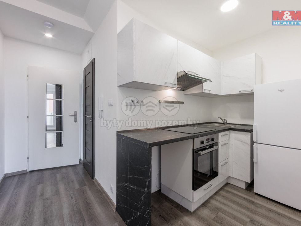Pronájem bytu 2+1 49 m², Karlovy Vary