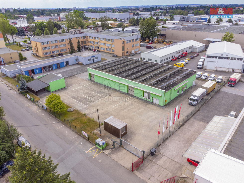 Pronájem skladu 1072 m², Hradec Králové