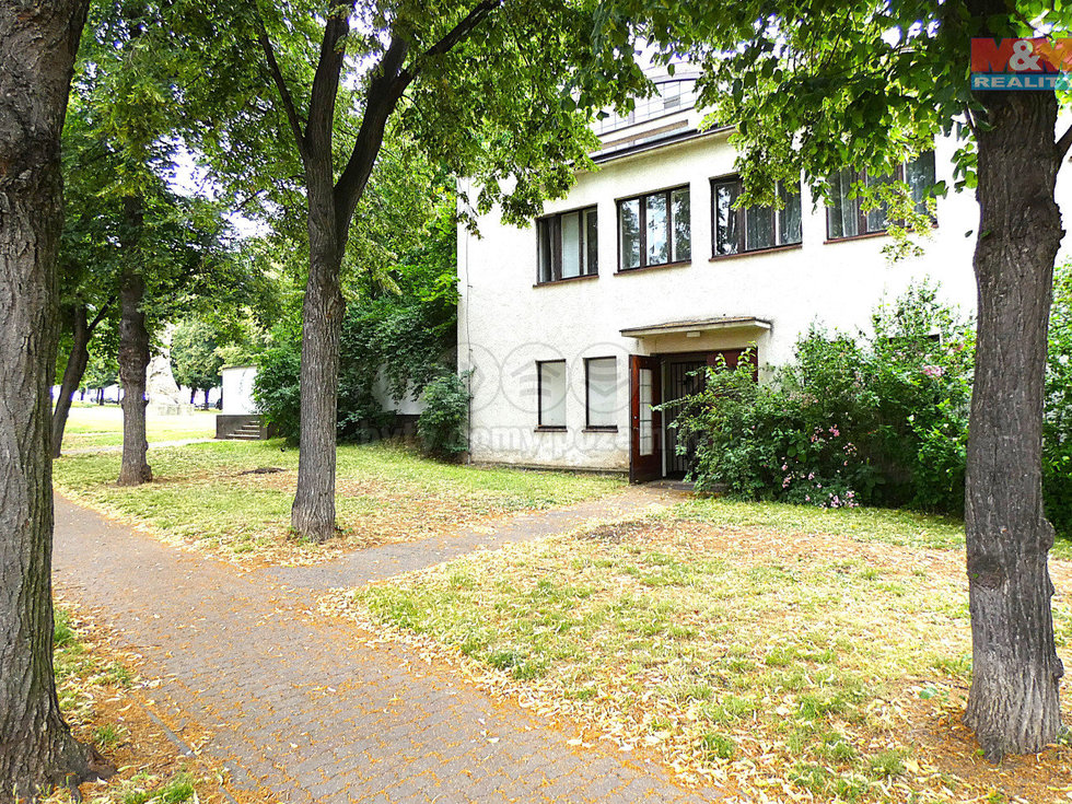 Pronájem obchodu 394 m², Kolín