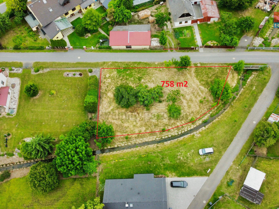 Prodej stavební parcely 758 m², Kunčina