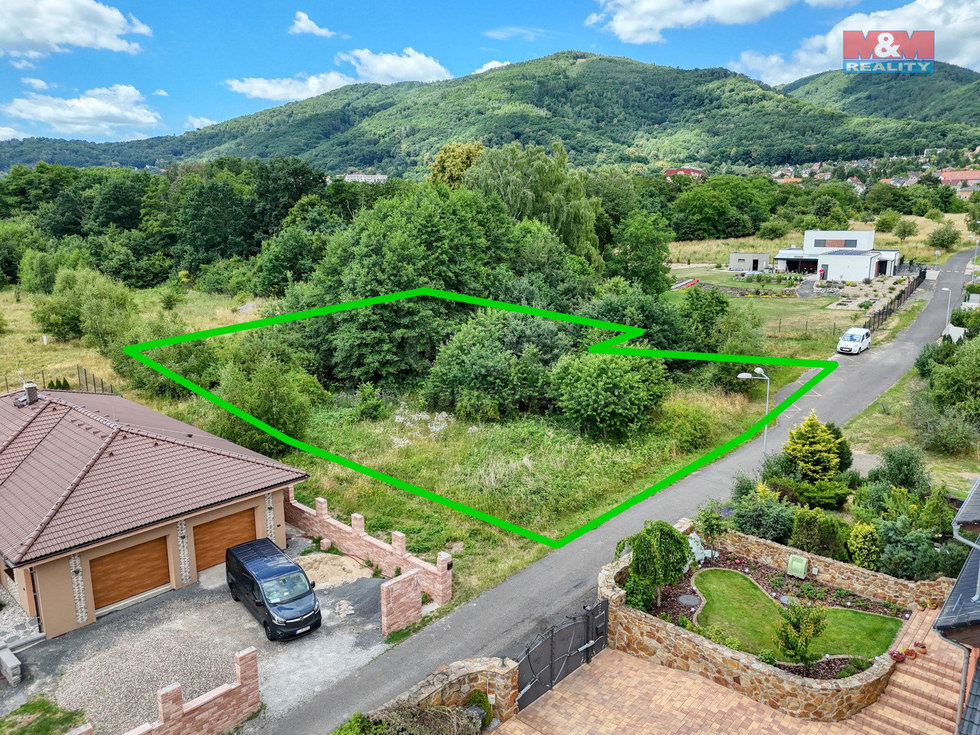 Prodej stavební parcely 1902 m², Krupka