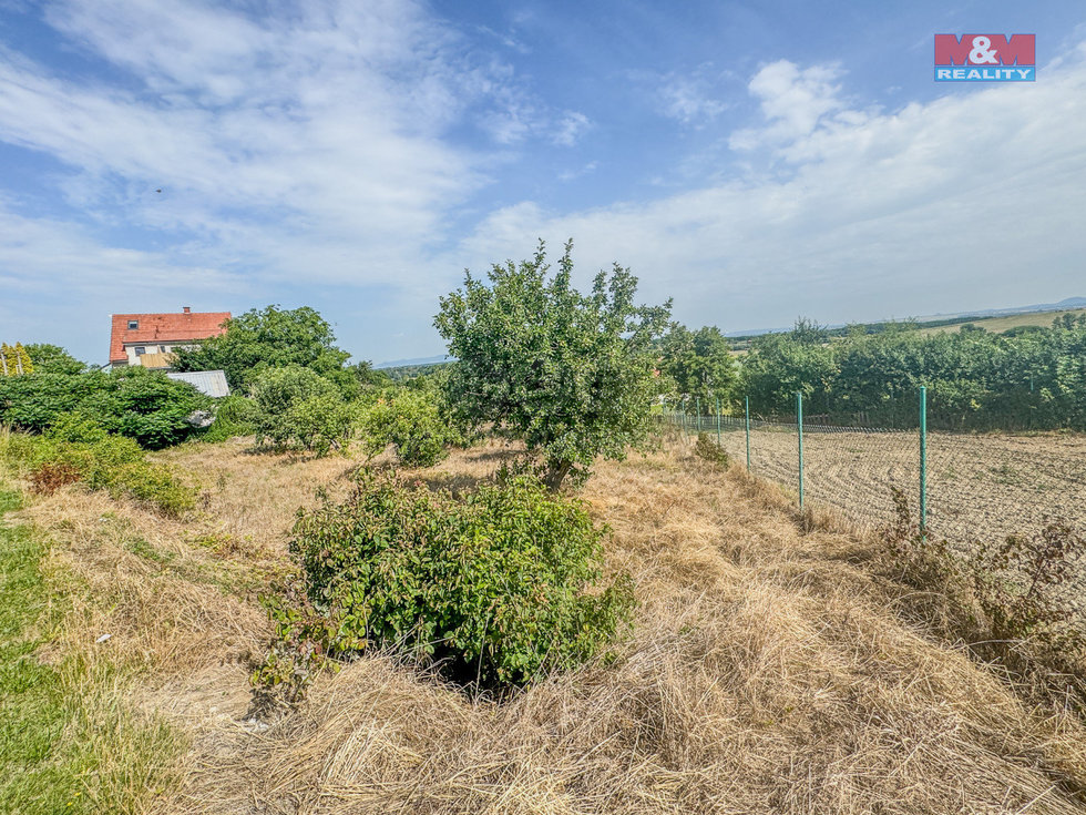 Prodej stavební parcely 1185 m², Bechlín