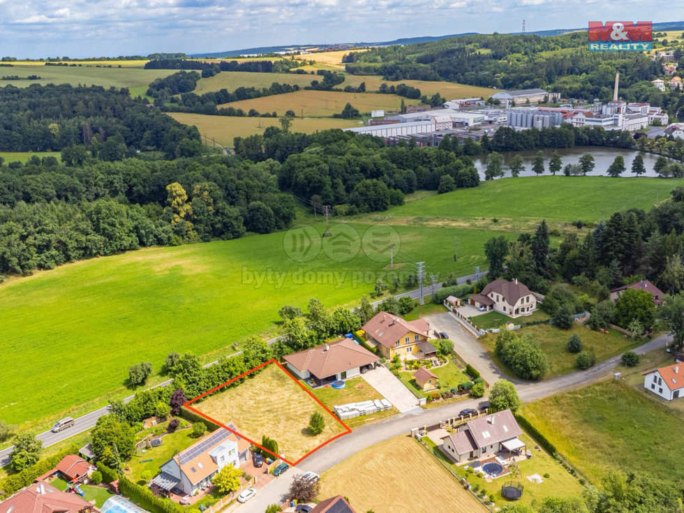 Prodej stavební parcely 1002 m², Velké Popovice