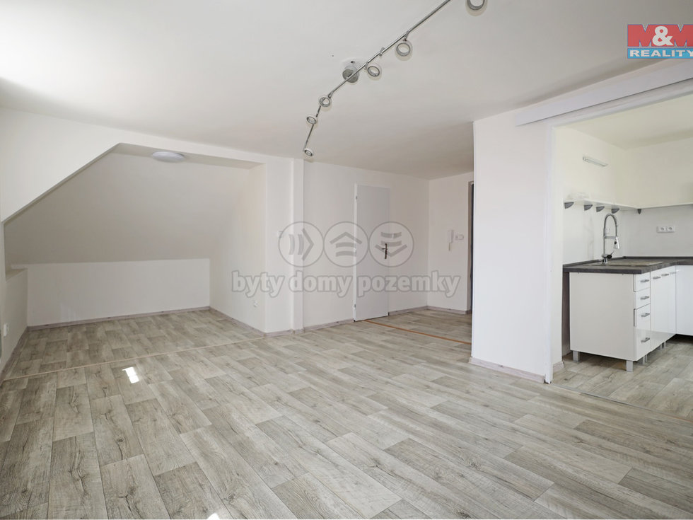 Pronájem bytu 1+1 40 m², Karlovy Vary