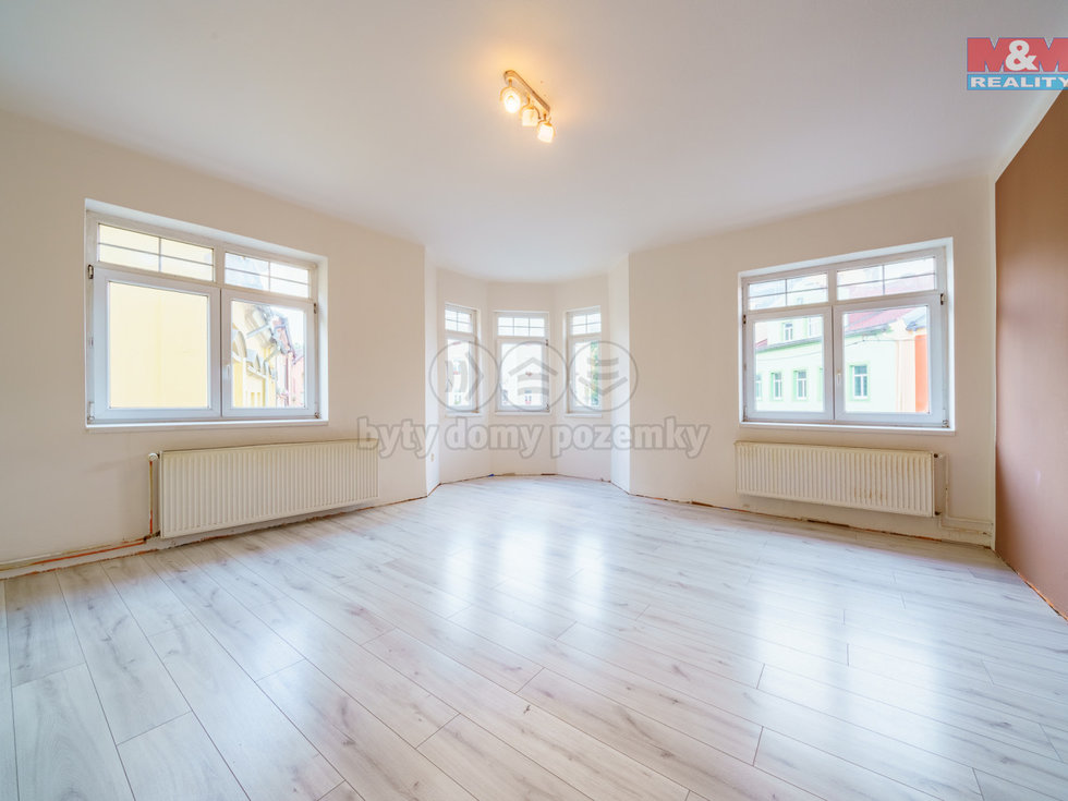 Pronájem bytu 2+1 61 m², Luby