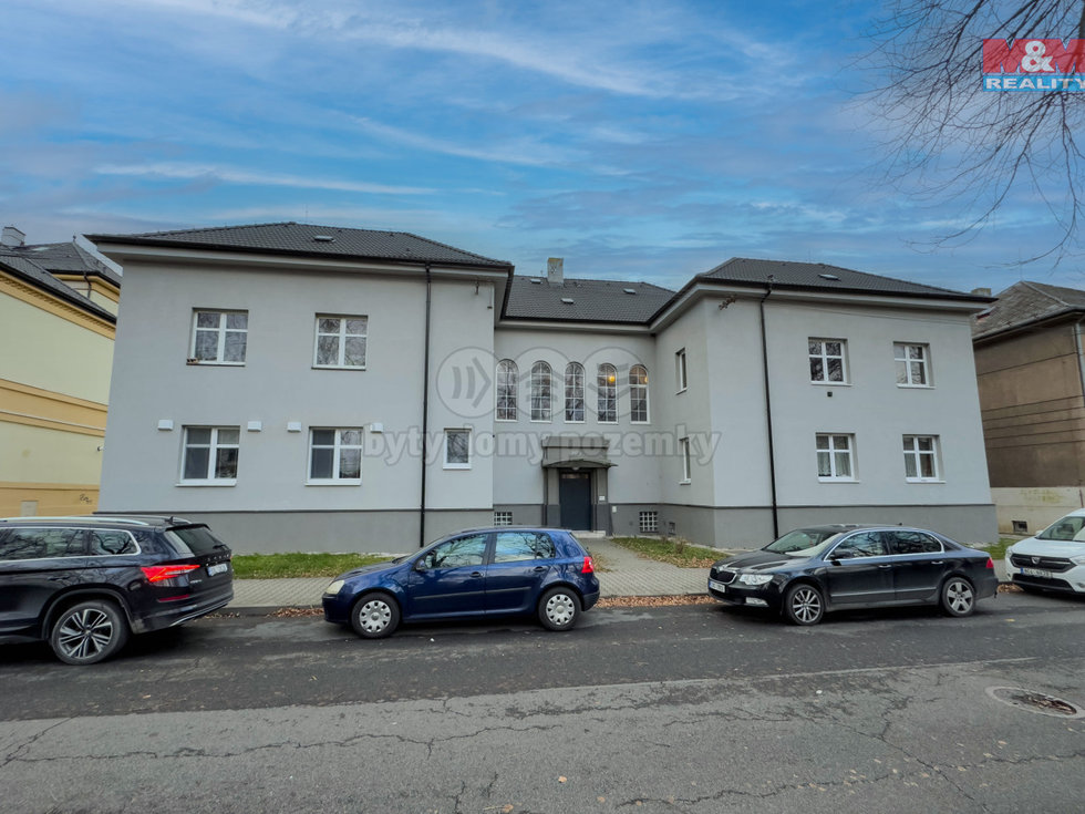 Prodej bytu 1+1 48 m², Králův Dvůr