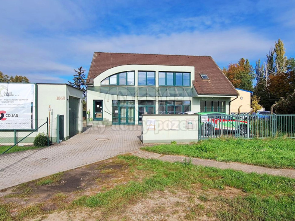 Prodej obchodu 290 m², Hradec Králové